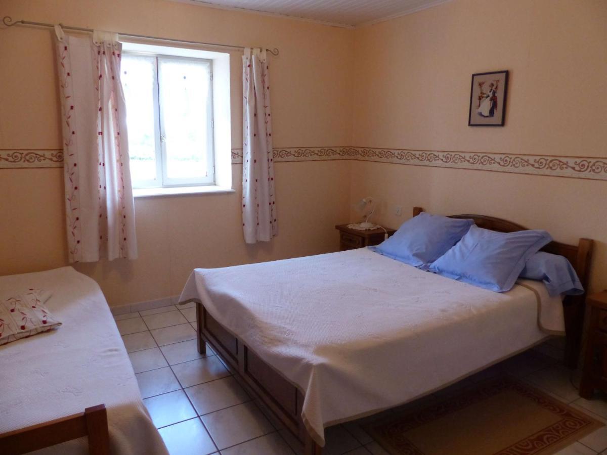 Hotel le Chaumois à Saint-Boil Extérieur photo